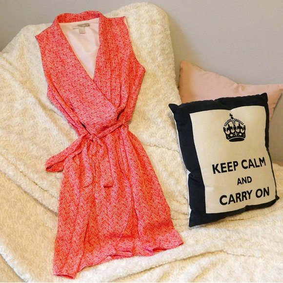 *Cleaning out closet price!* Forever 21 Orange Red Pattern Dress size small - Picture 2 of 5